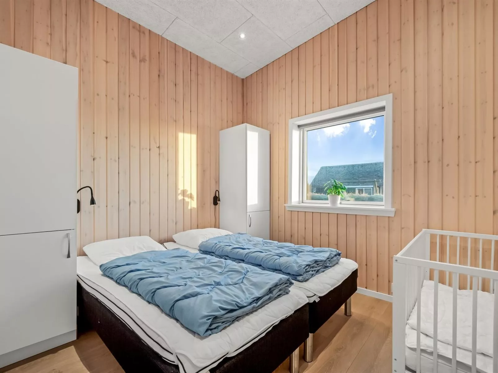 "Marius" - 400m from the sea-Binnen