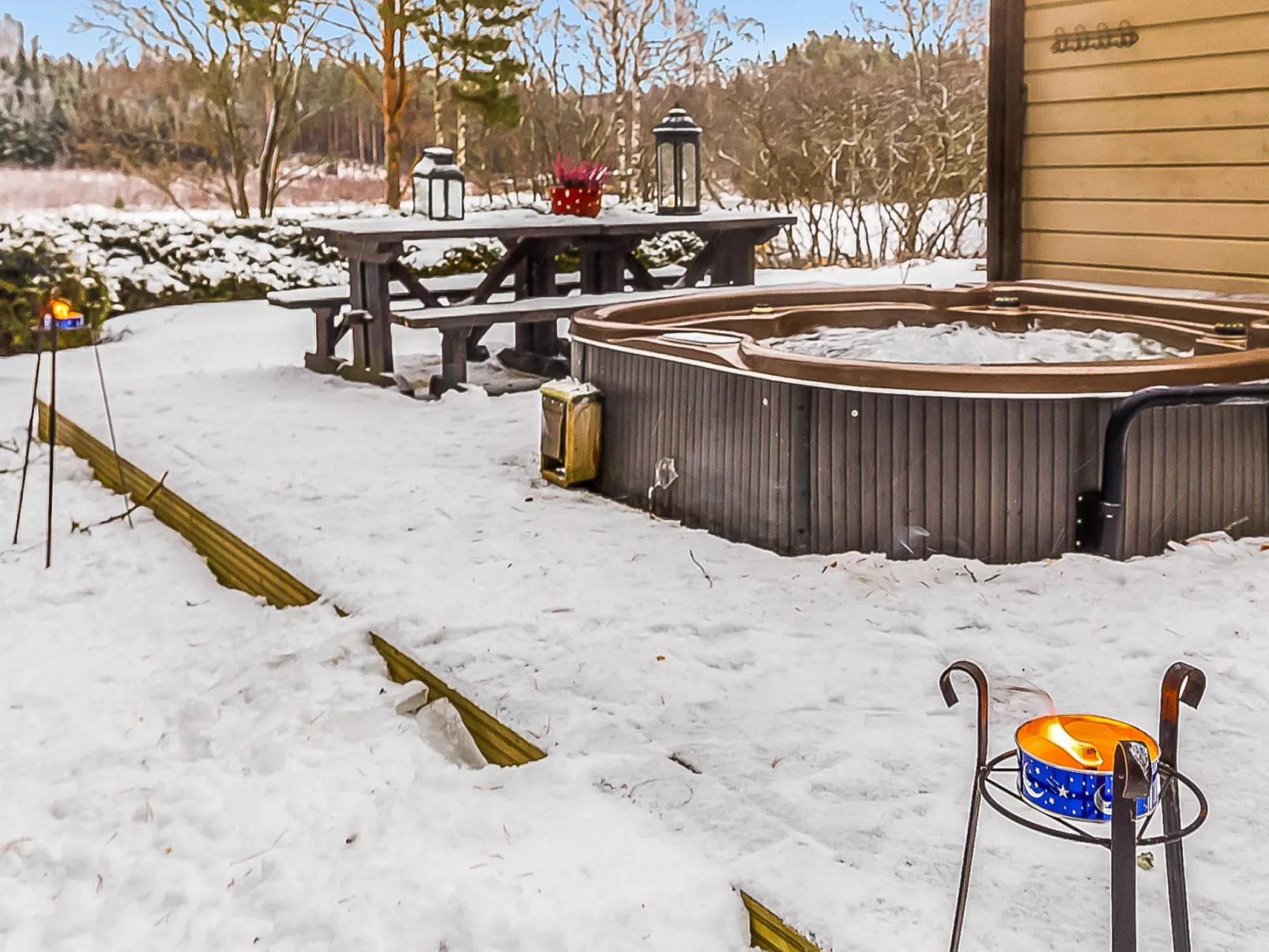 Päätalo, mökkilomat ja perhejuhlat-Binnen