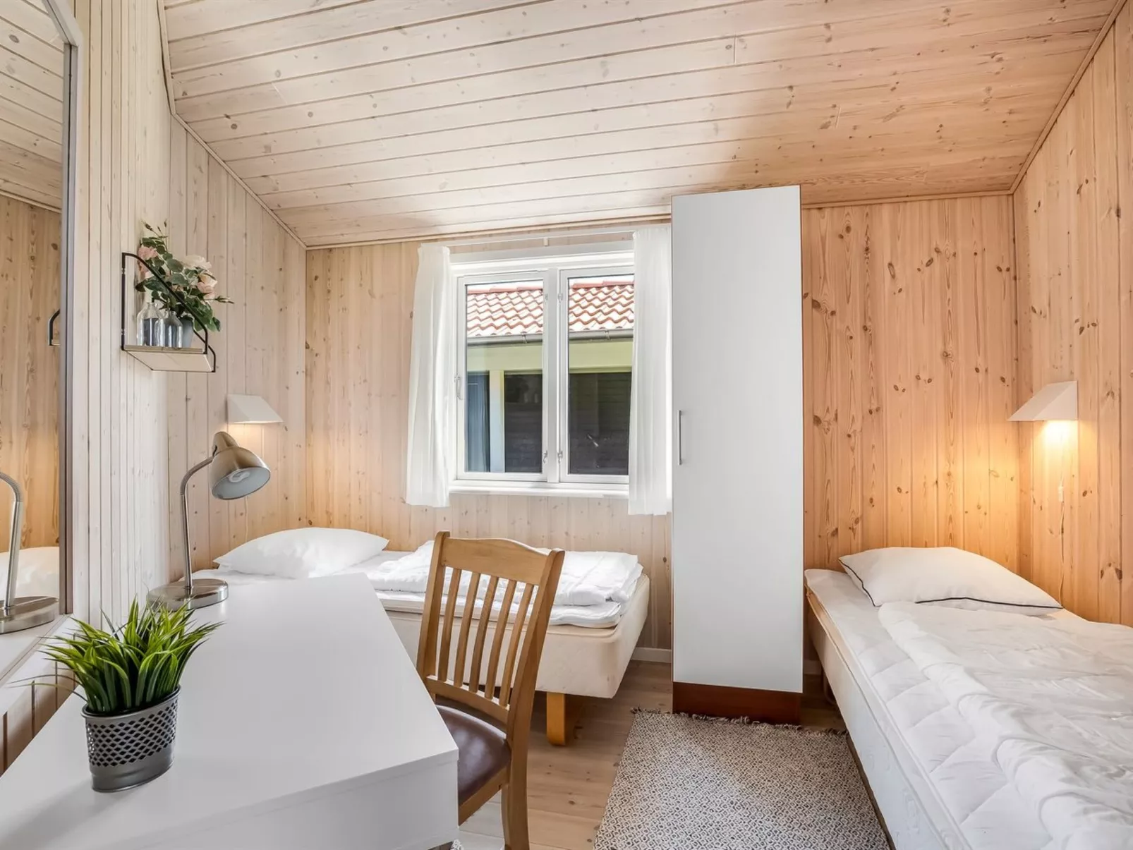 "Ernesta" -  from the sea-Binnen