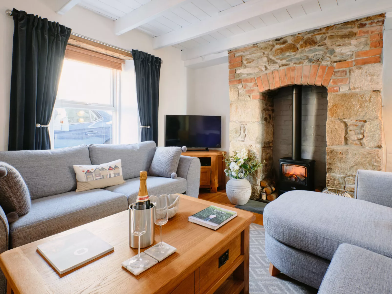 Scallop Cottage-Binnen