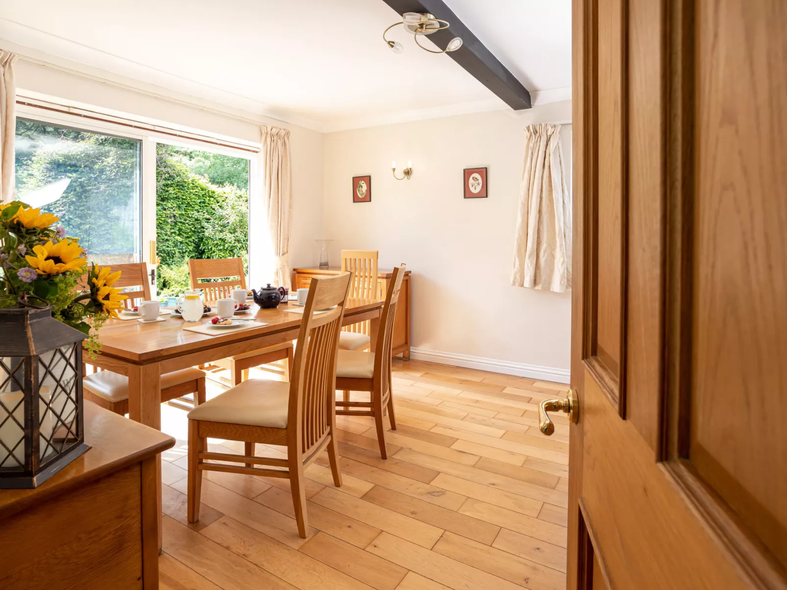 The Duck House-Binnen