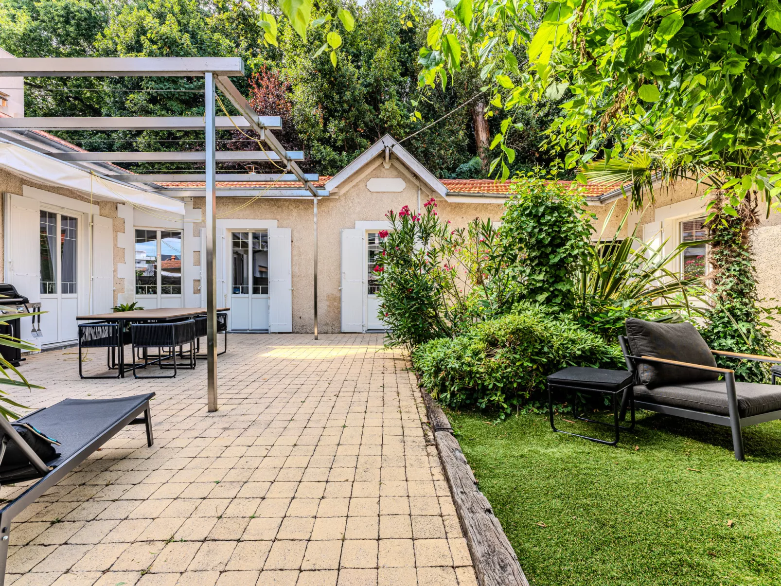 Côté Bassin-Buiten