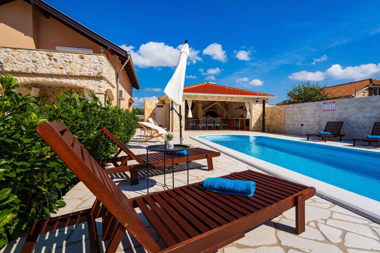 Holiday home Briscola-Terrasbalkon