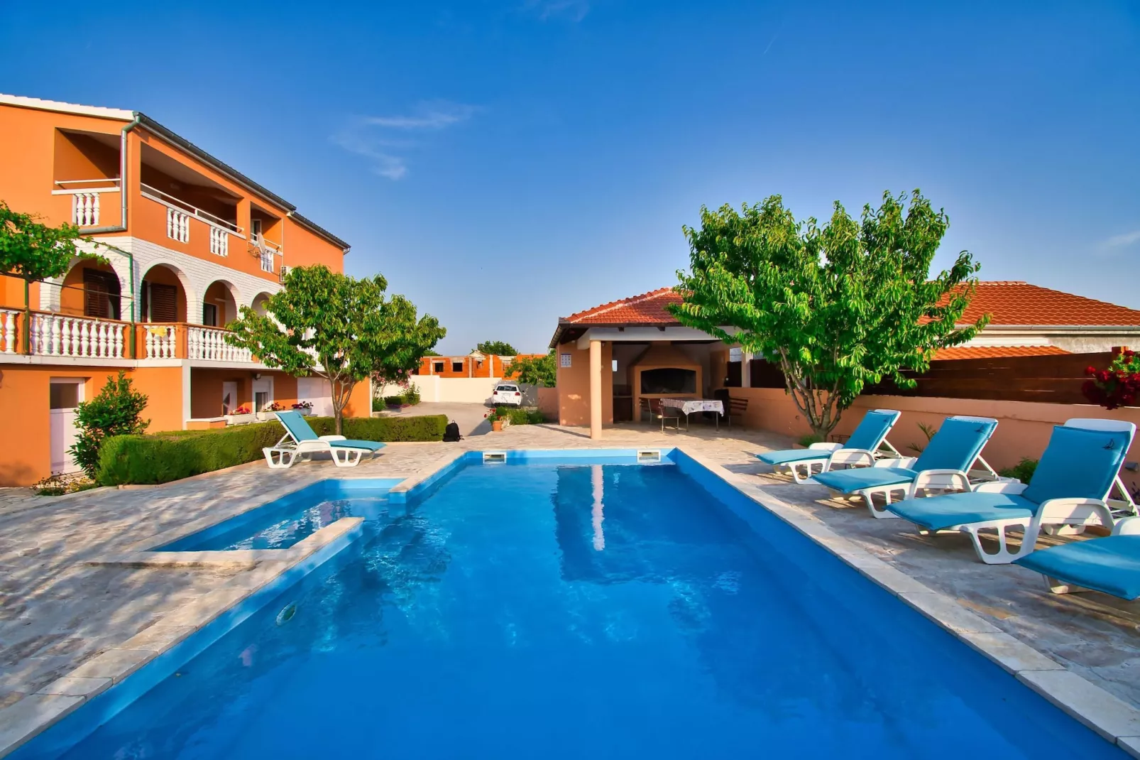 Apartment Visocane with private pool-Zwembad