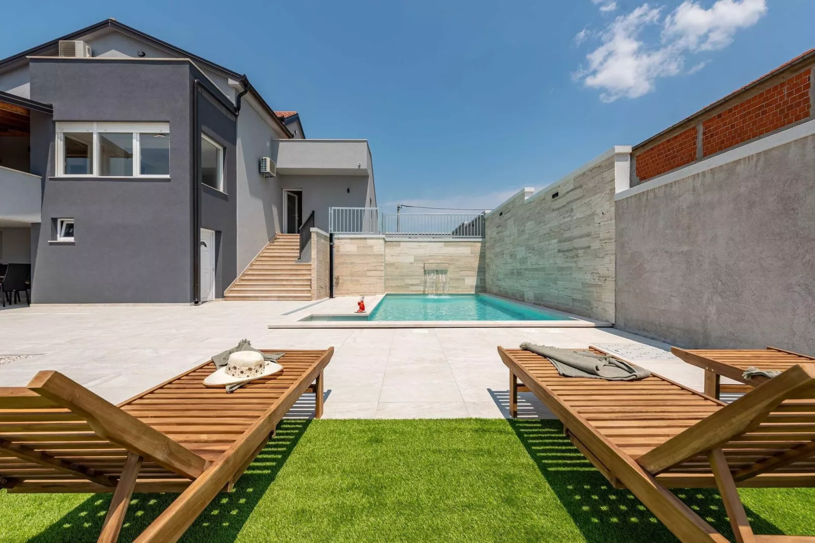 Villa Pezer with heated pool & sauna-Zwembad