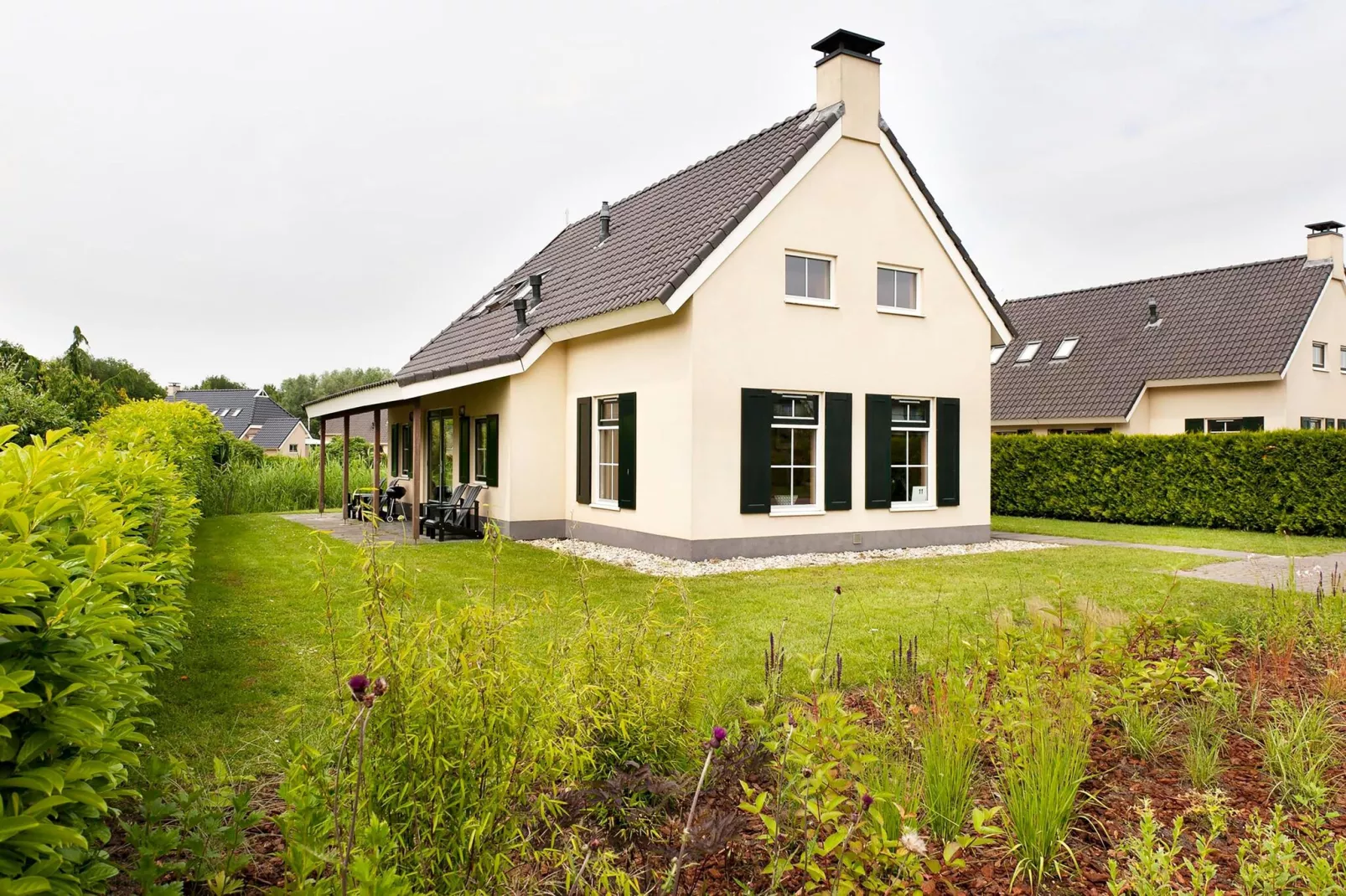 8 pers. Heerd Wellness de luxe-Buitenkant zomer