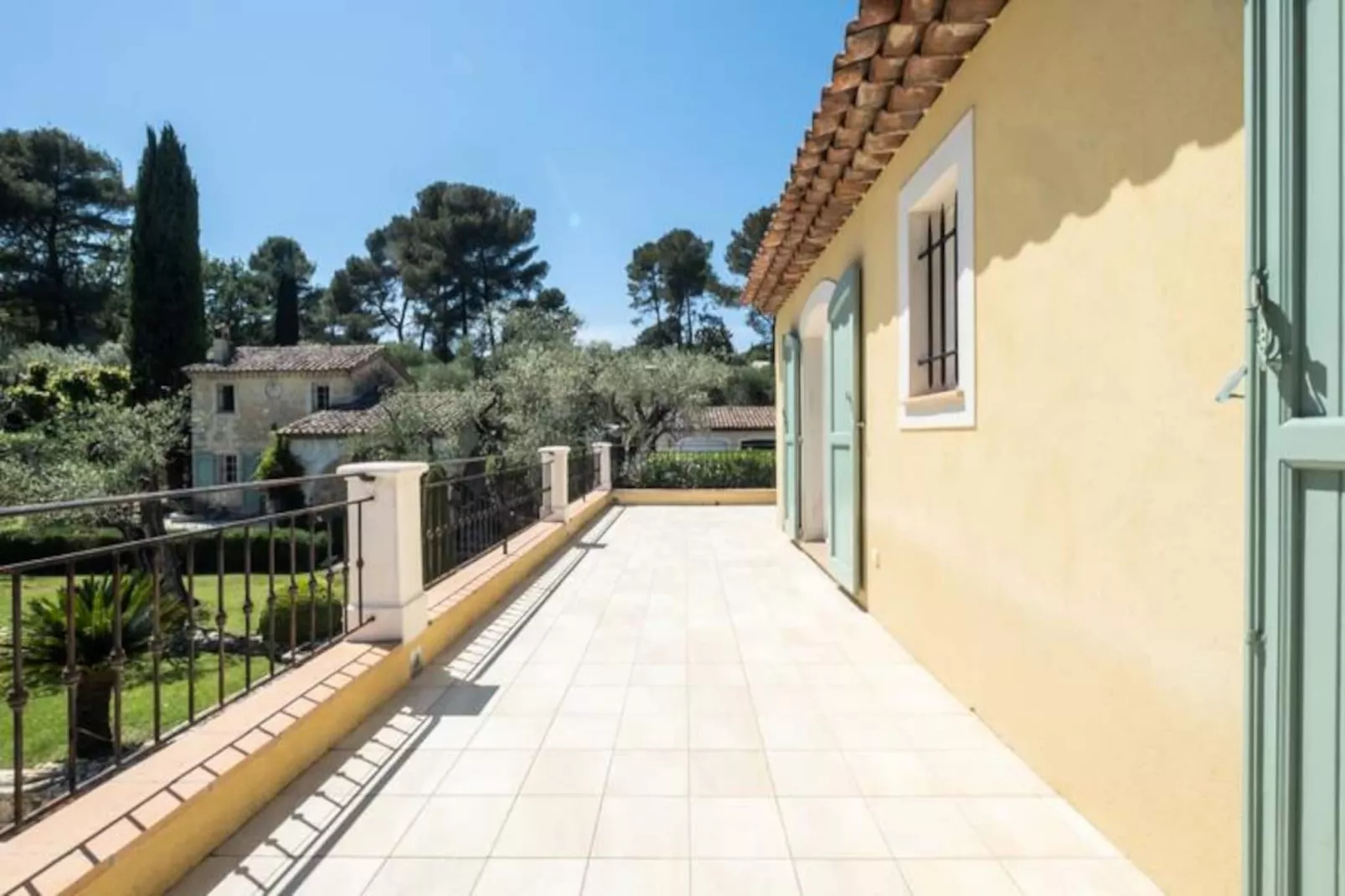 Résidence Bijou De 280m2 Et Piscine à Débordement Au Calme Absolu-Niet-getagd