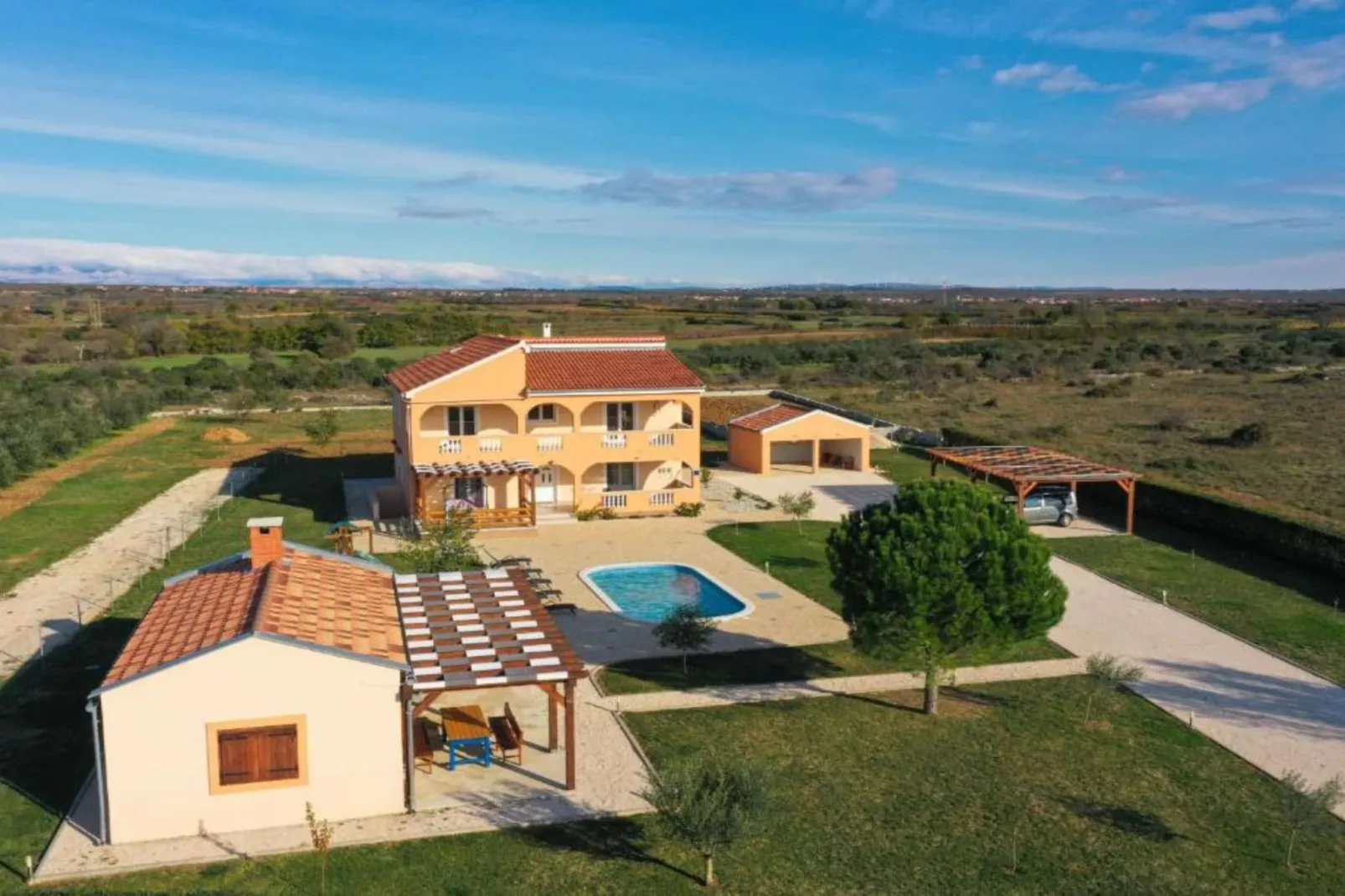 Villa Maja - Three bedroom villa with pool-Buitenlucht