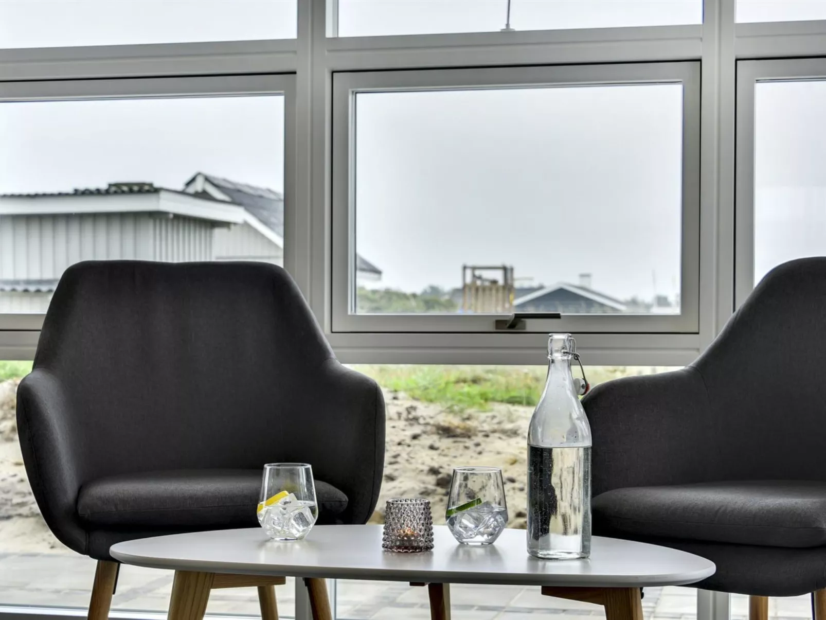 "Ennie" -  from the sea-Binnen