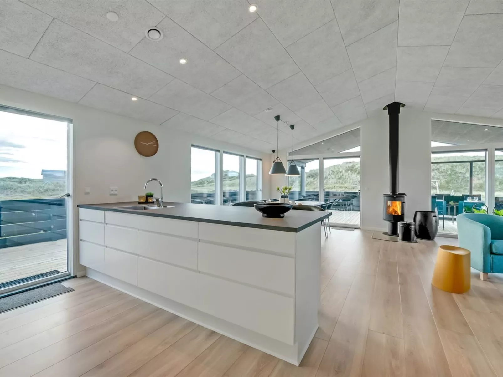 "Birger" - 300m from the sea-Binnen