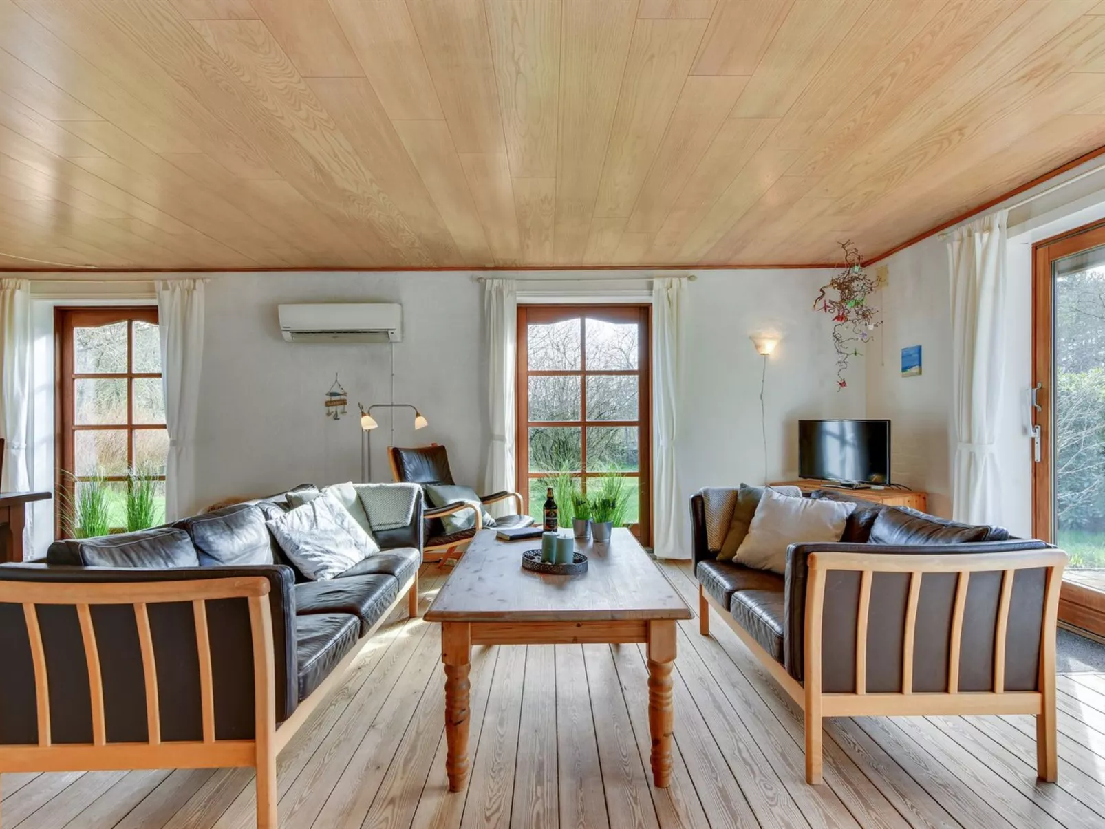 "Iiro" - 2.5km from the sea-Binnen