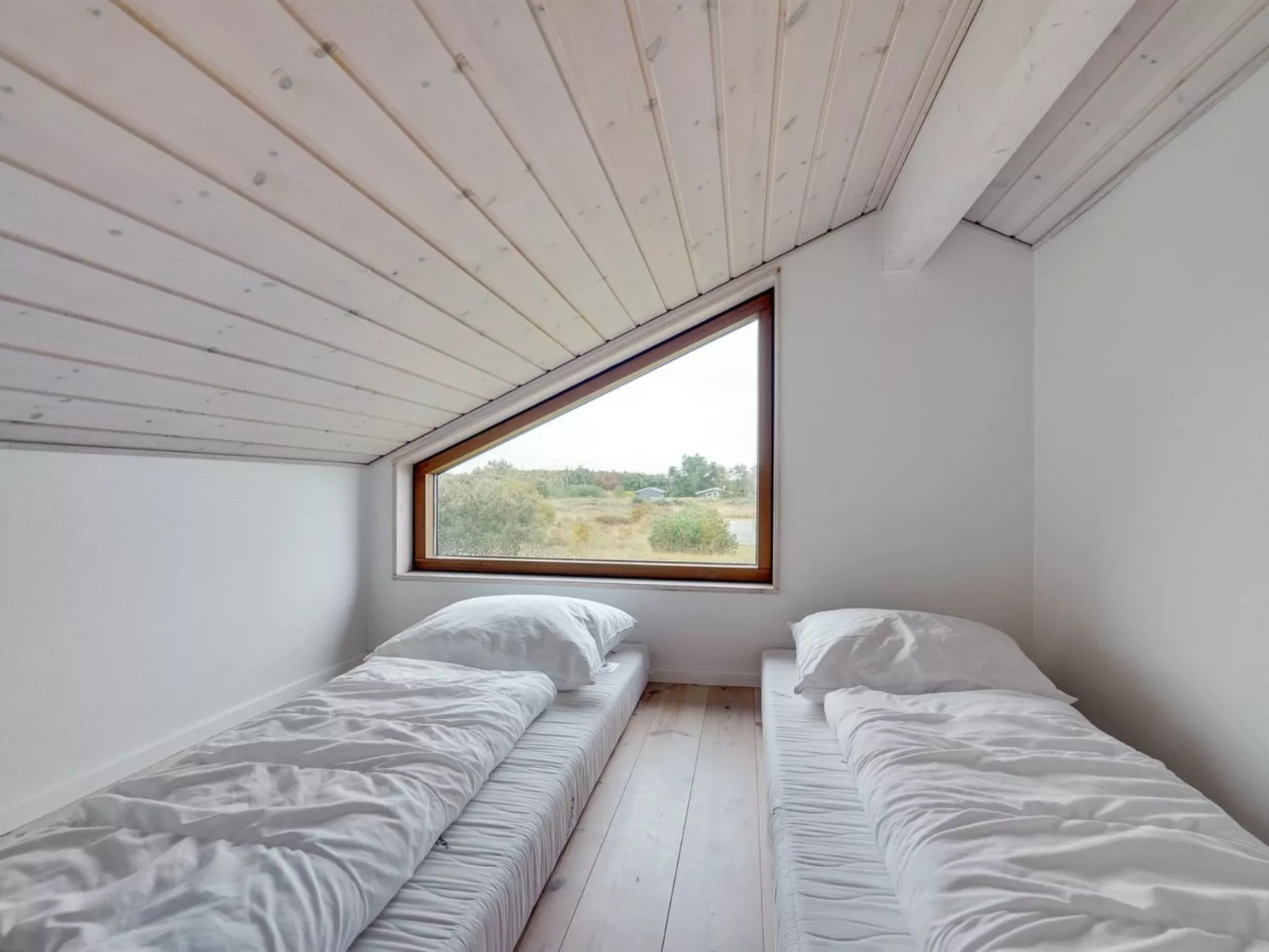 "Finna" - 1km from the sea-Binnen