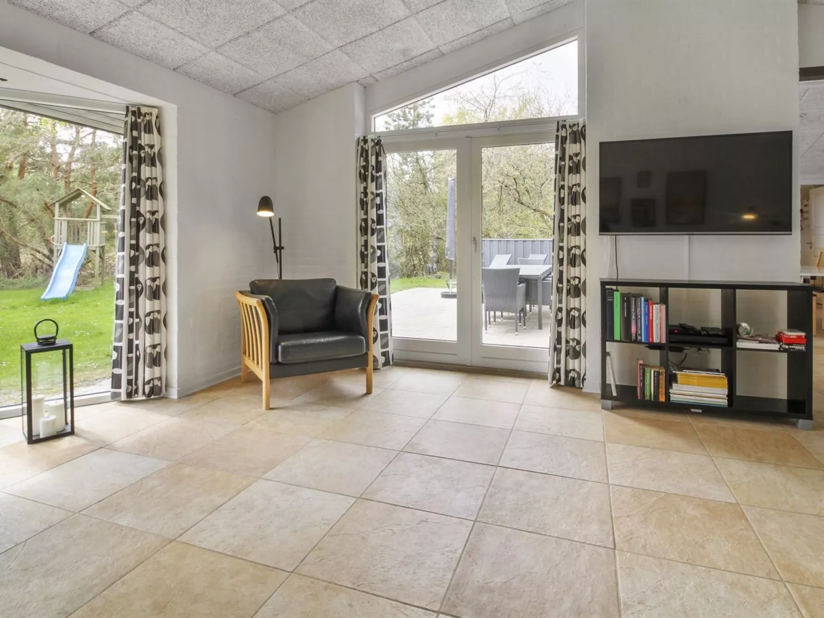 "Vieno" - 2.6km from the sea-Binnen