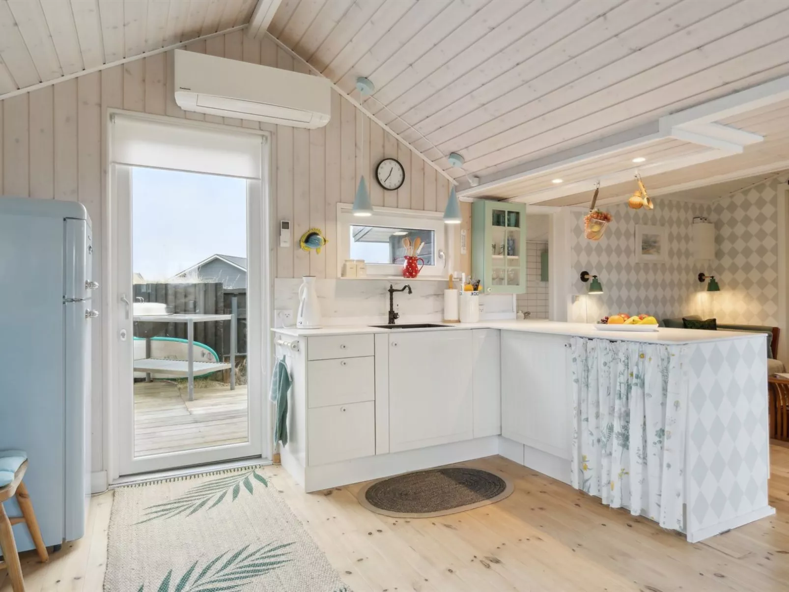 "Aruna" - 200m from the sea-Binnen