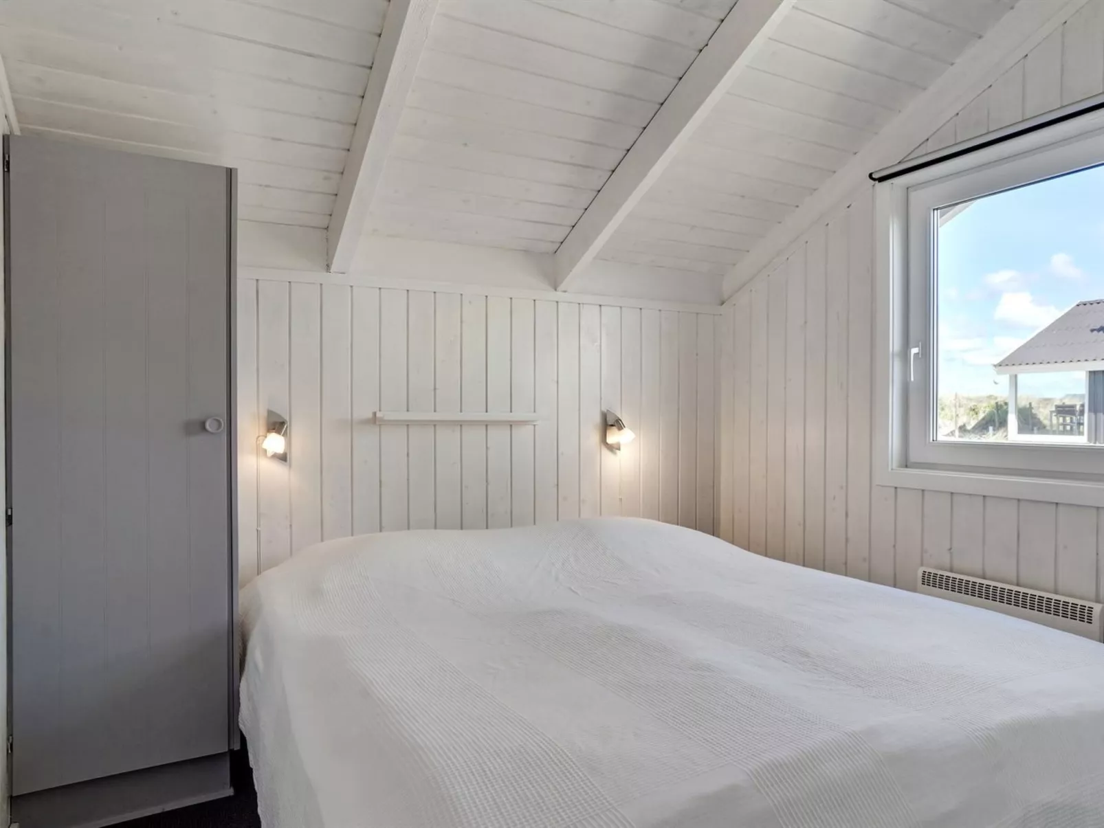 "Henning" -  from the sea-Binnen