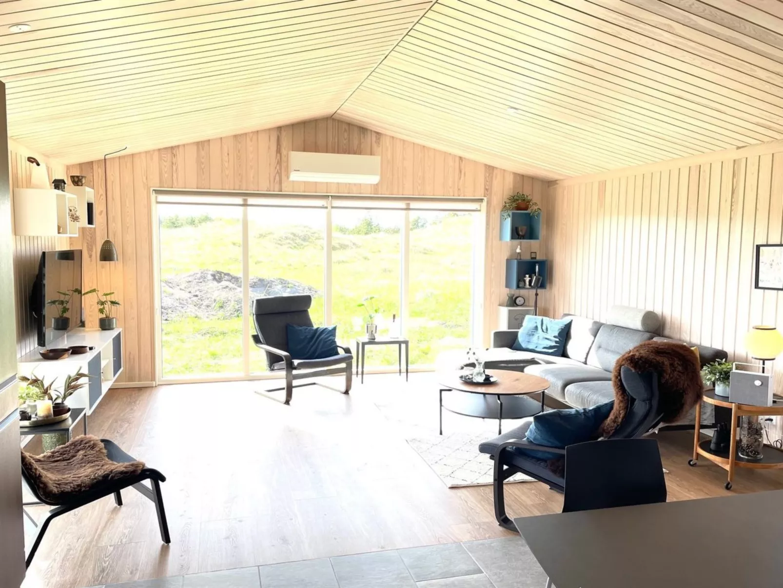 "Hinda" - 1.2km from the sea-Binnen