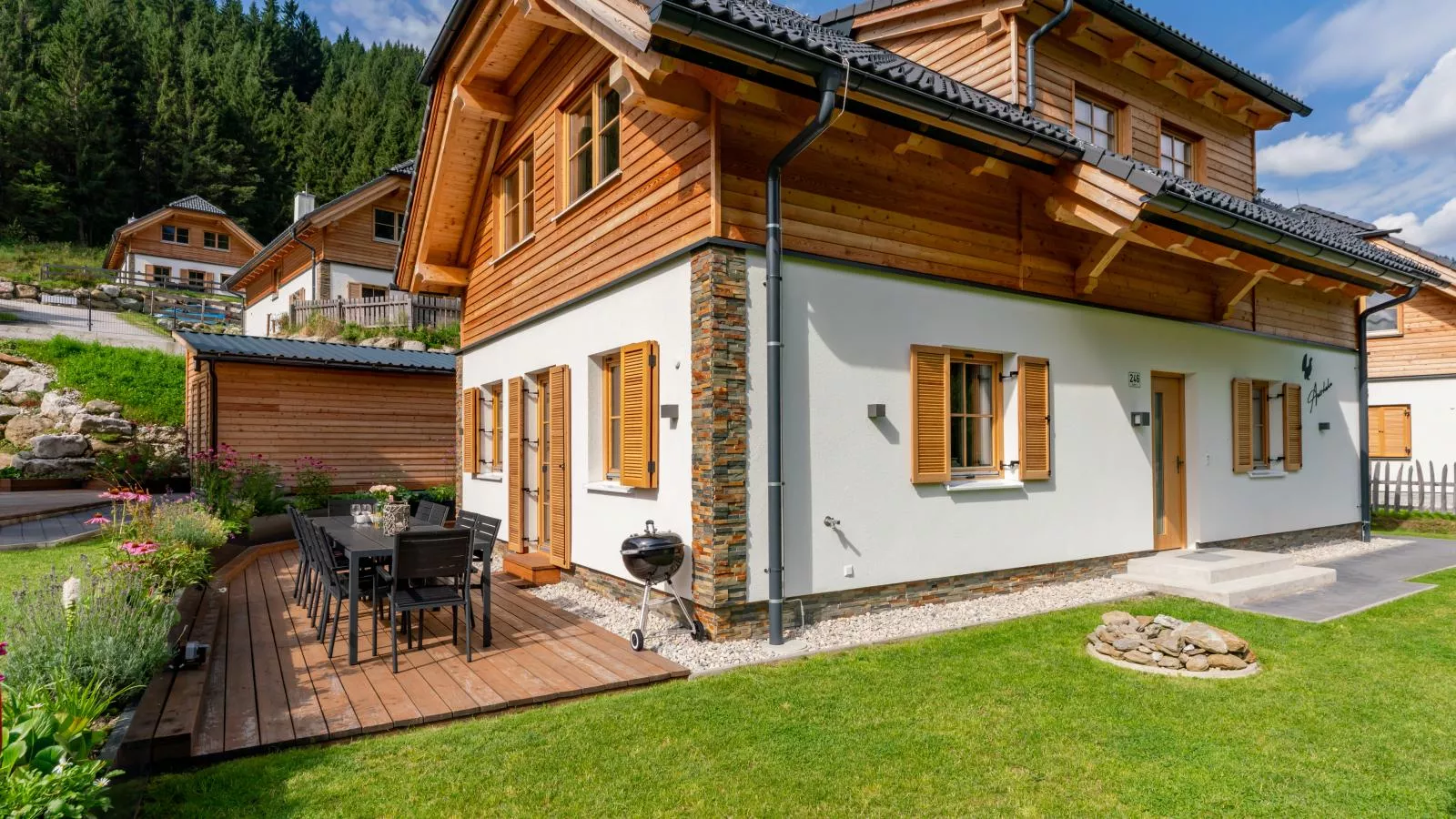 Auerhahn-Buitenkant zomer