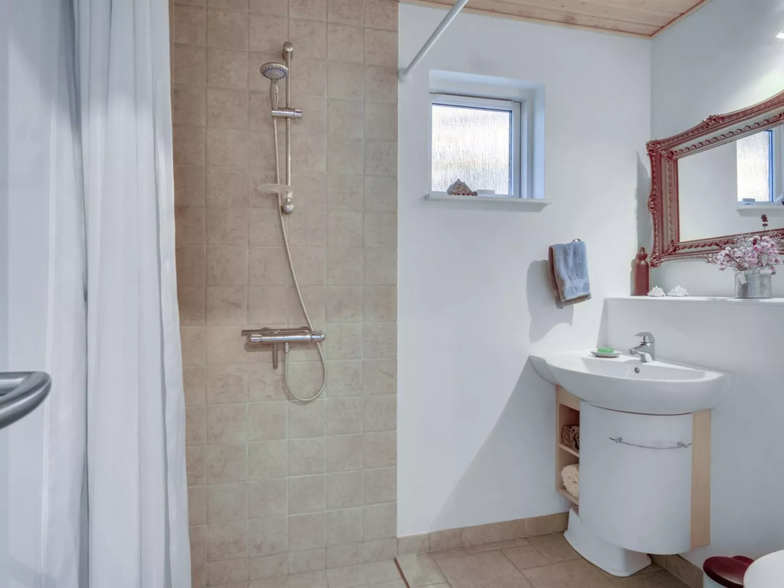 "Sahid" - 20m from the sea-Binnen