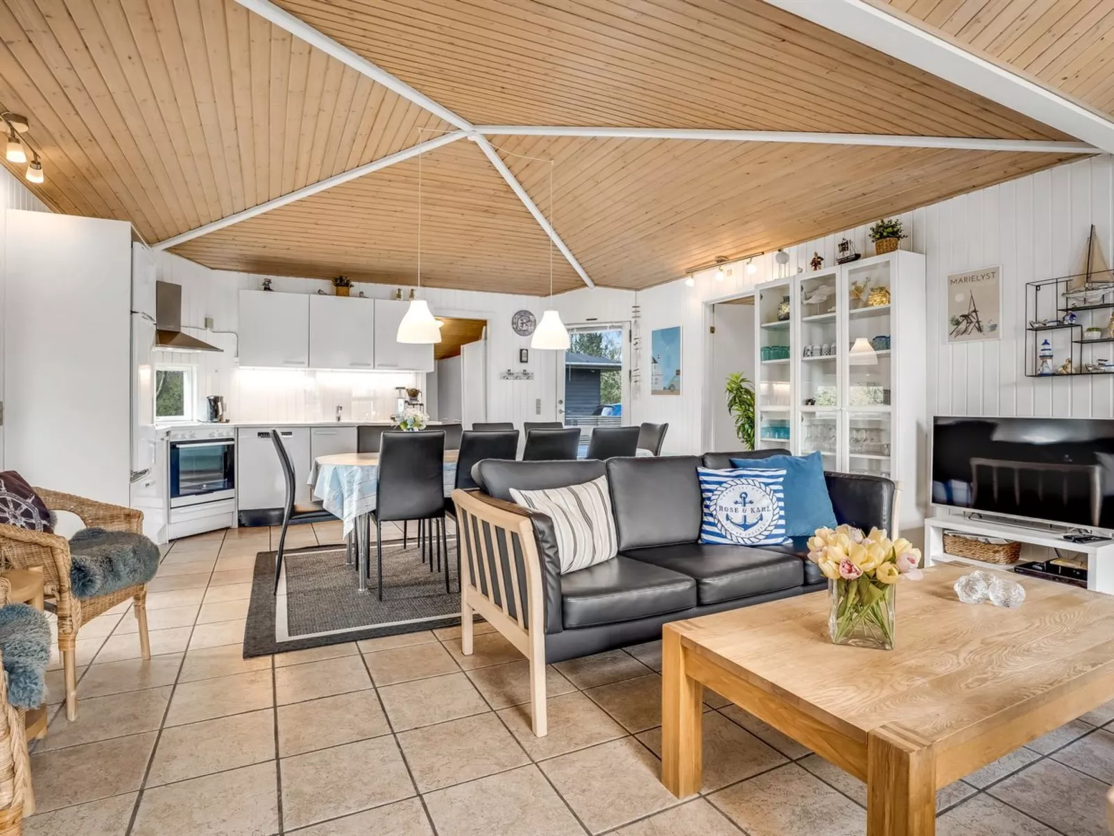 "Binta" - 800m from the sea-Binnen