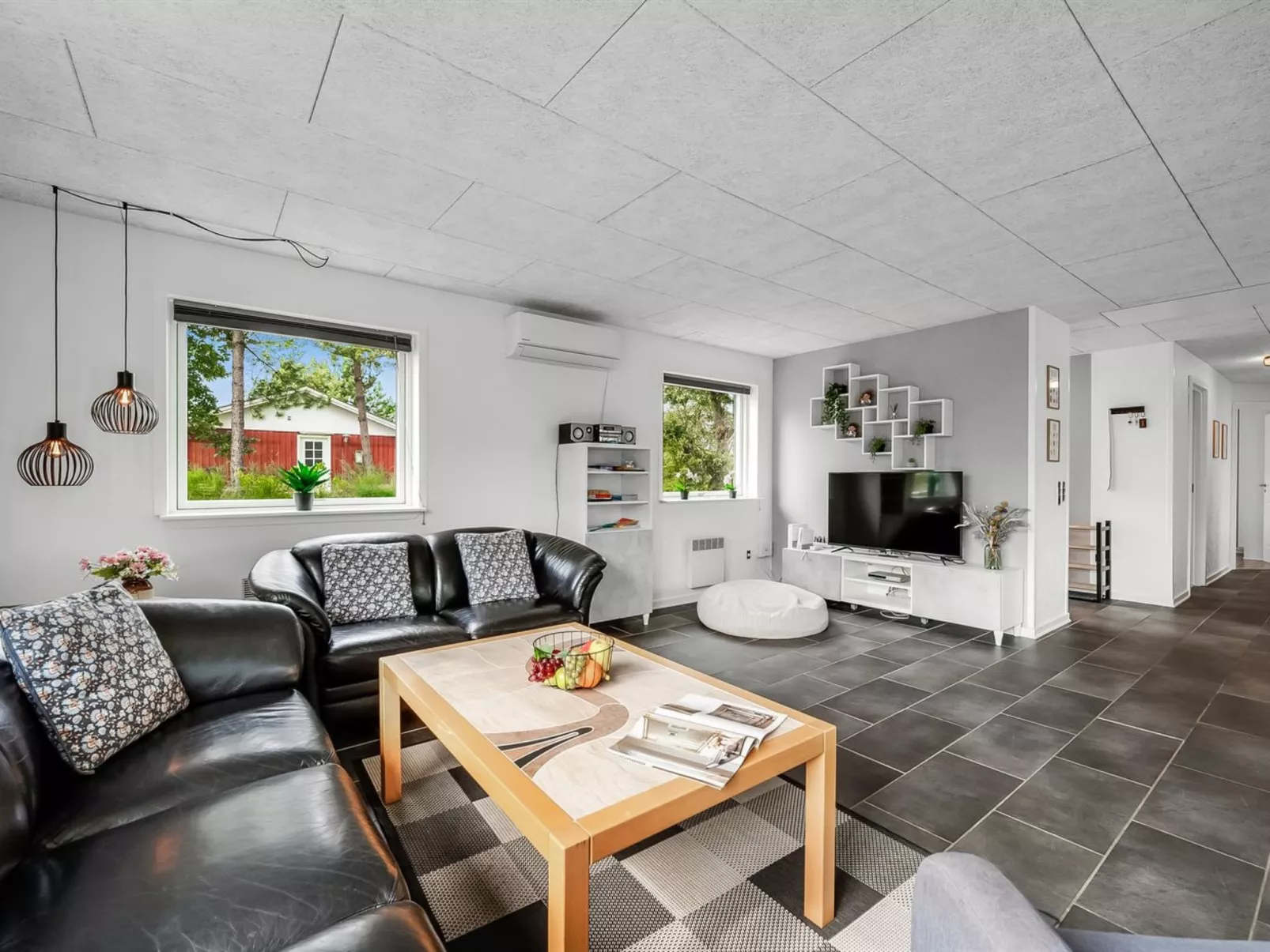 "Amine" - 300m to the fjord-Binnen