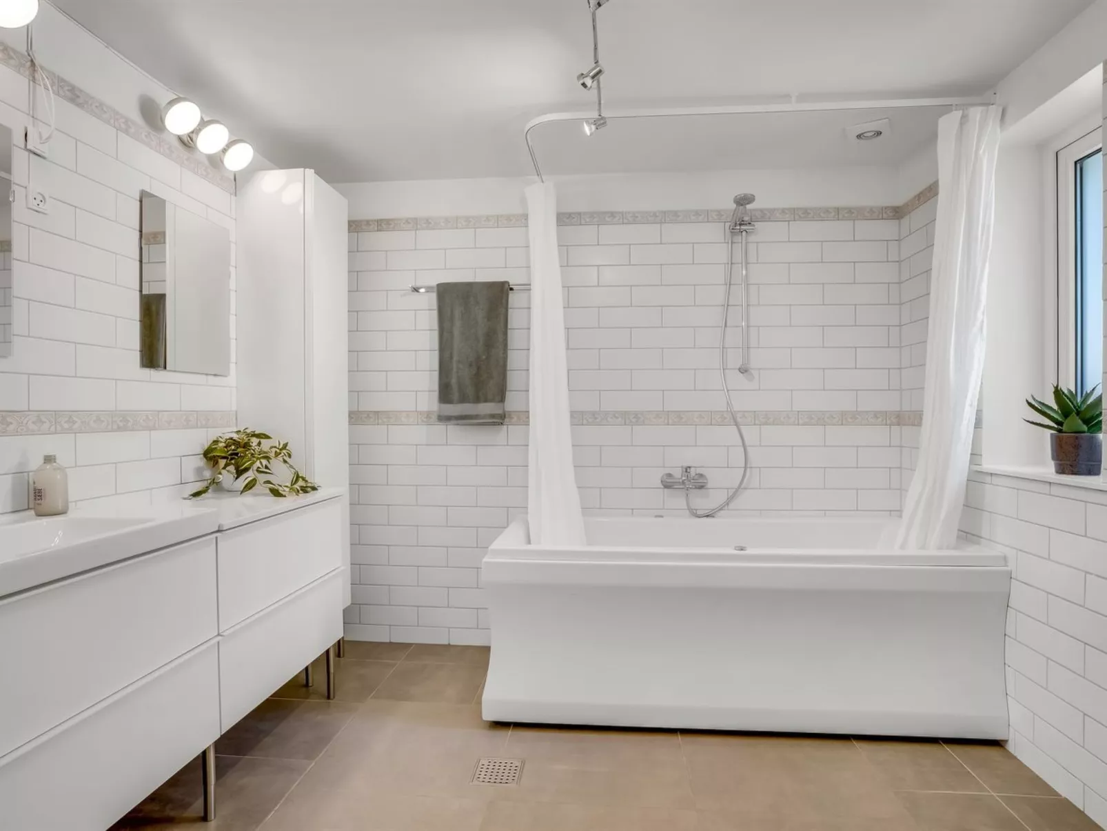 "Amdi" - 1.3km from the sea-Binnen