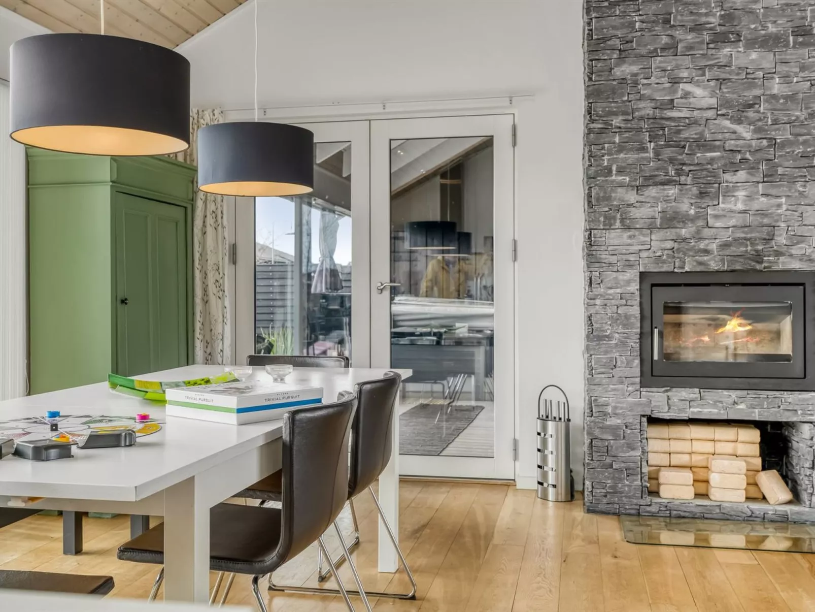 "Kato" -  from the sea-Binnen