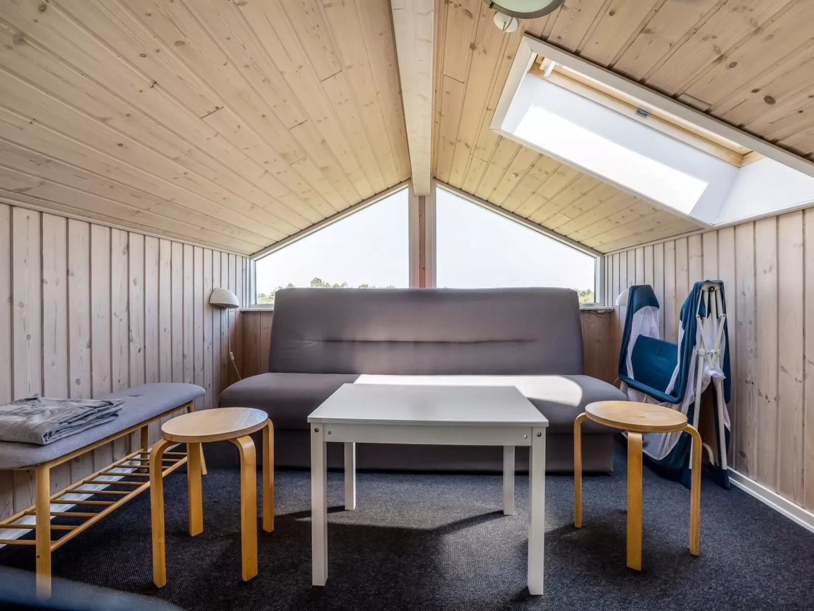 "Ernesta" -  from the sea-Binnen