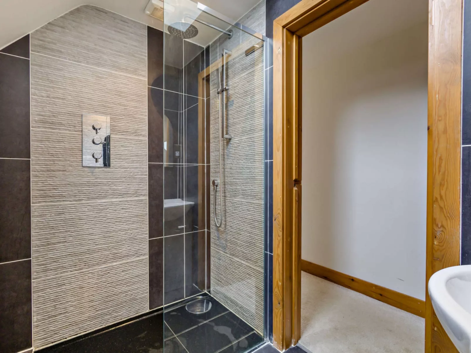 The House at No. 47-Binnen