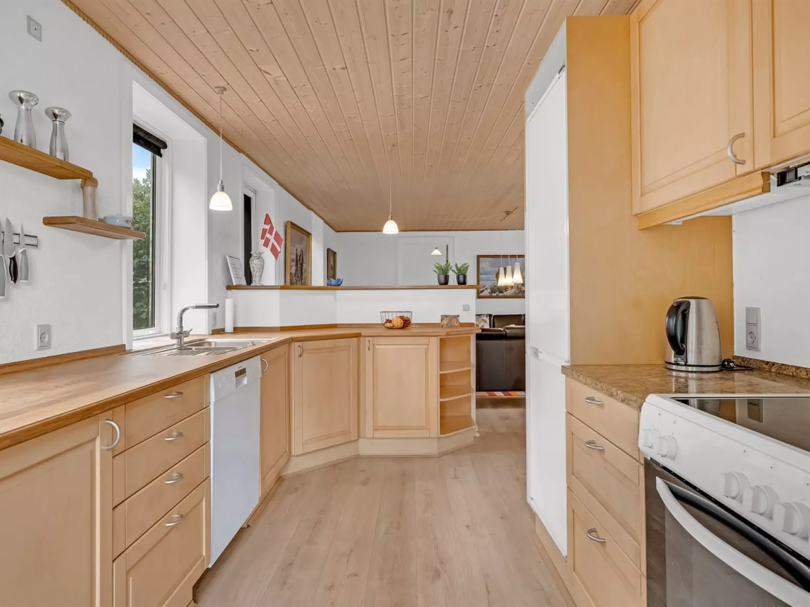 "Nette" - 2km to the fjord-Binnen