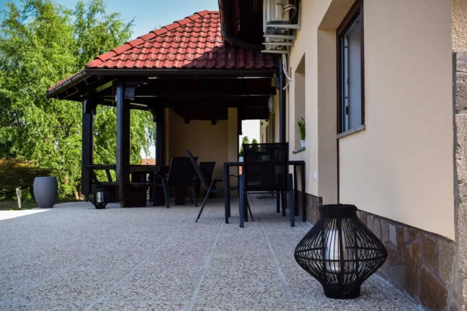 Zevnik Quiet Retreat with Stunning Views and Equestrian Activities - Standard One Bedroom Apartment-Buitenlucht