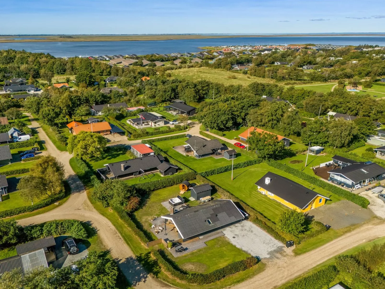 "Thamina" - 200m to the fjord-Buiten