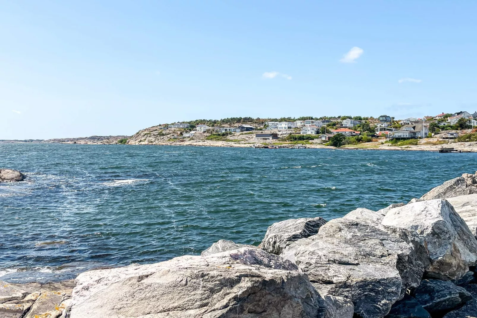 Kustwoning in Sandvik met zwembad-Buitenlucht