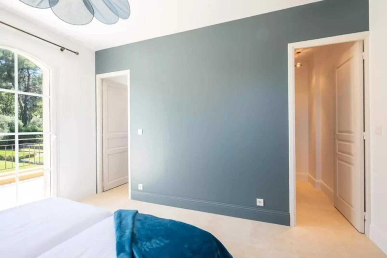 Résidence Bijou De 280m2 Et Piscine à Débordement Au Calme Absolu-Niet-getagd