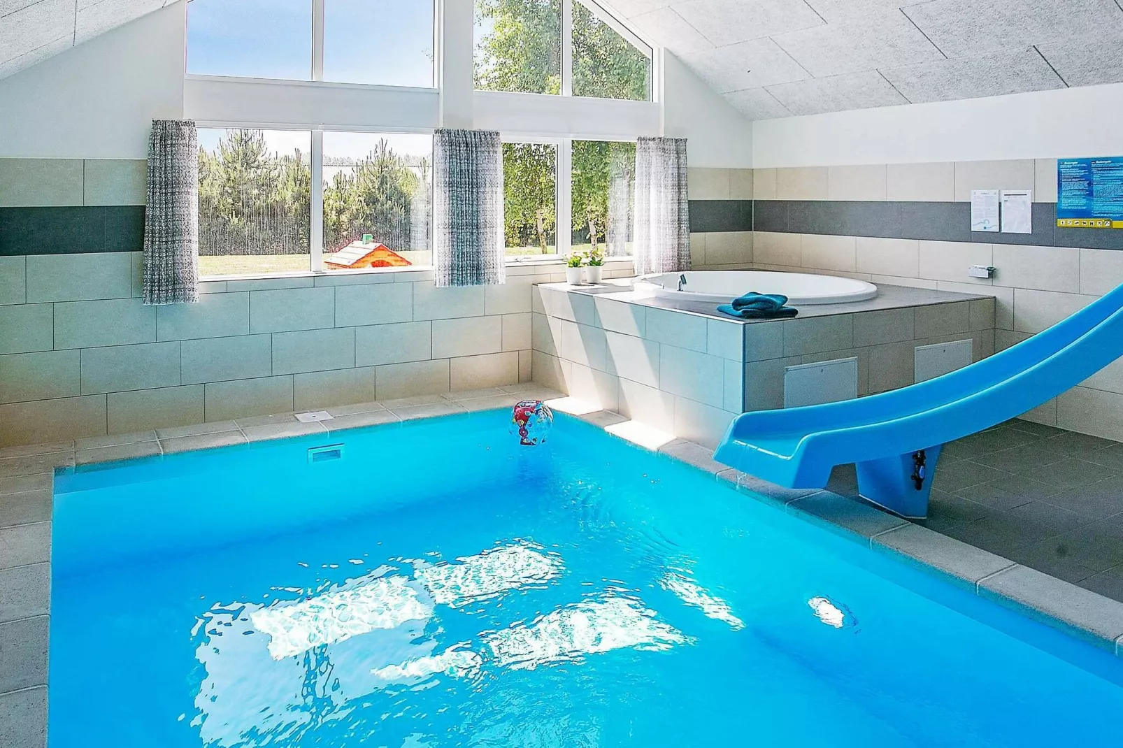 20 persoons vakantie huis in Væggerløse-Zwembad