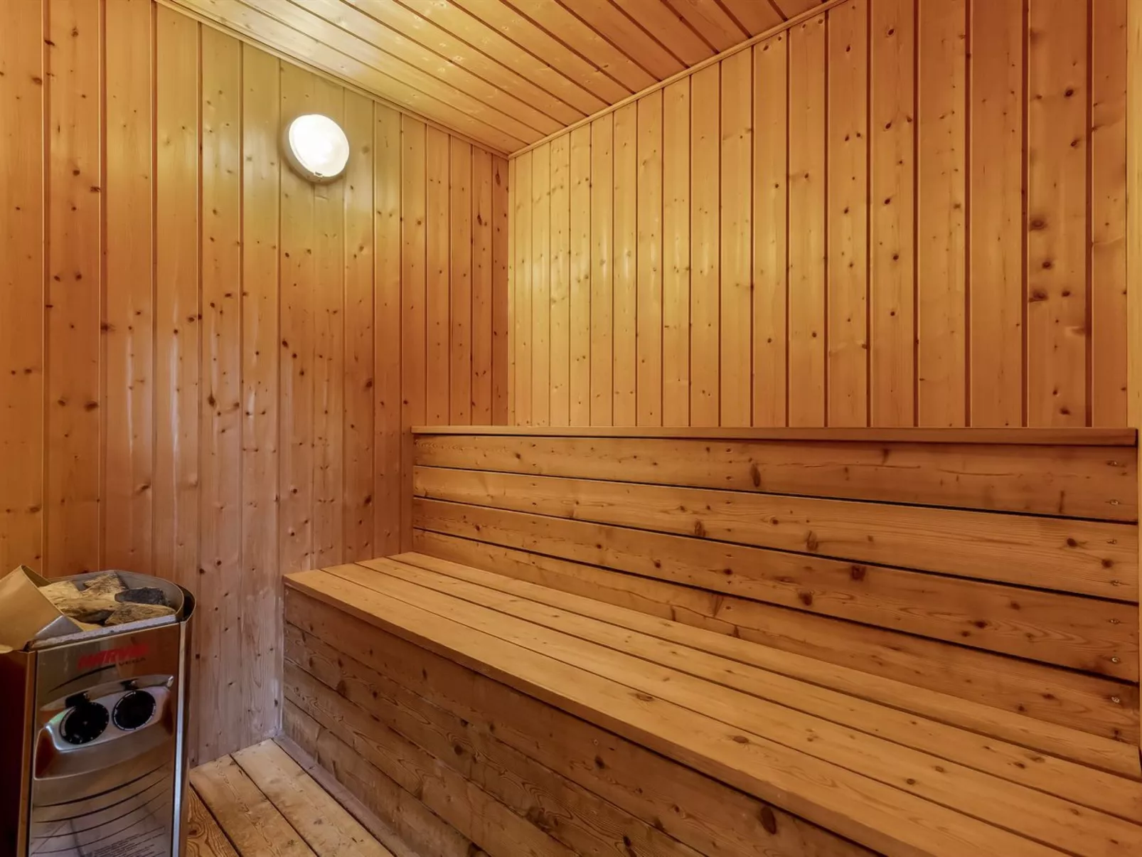 "Hanka" - 500m from the sea-Binnen