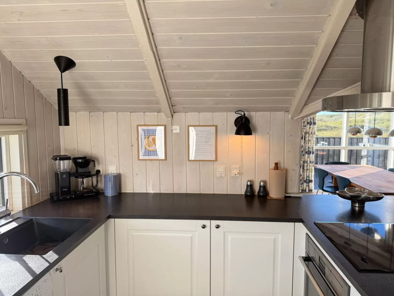 "Velena" -  from the sea-Binnen