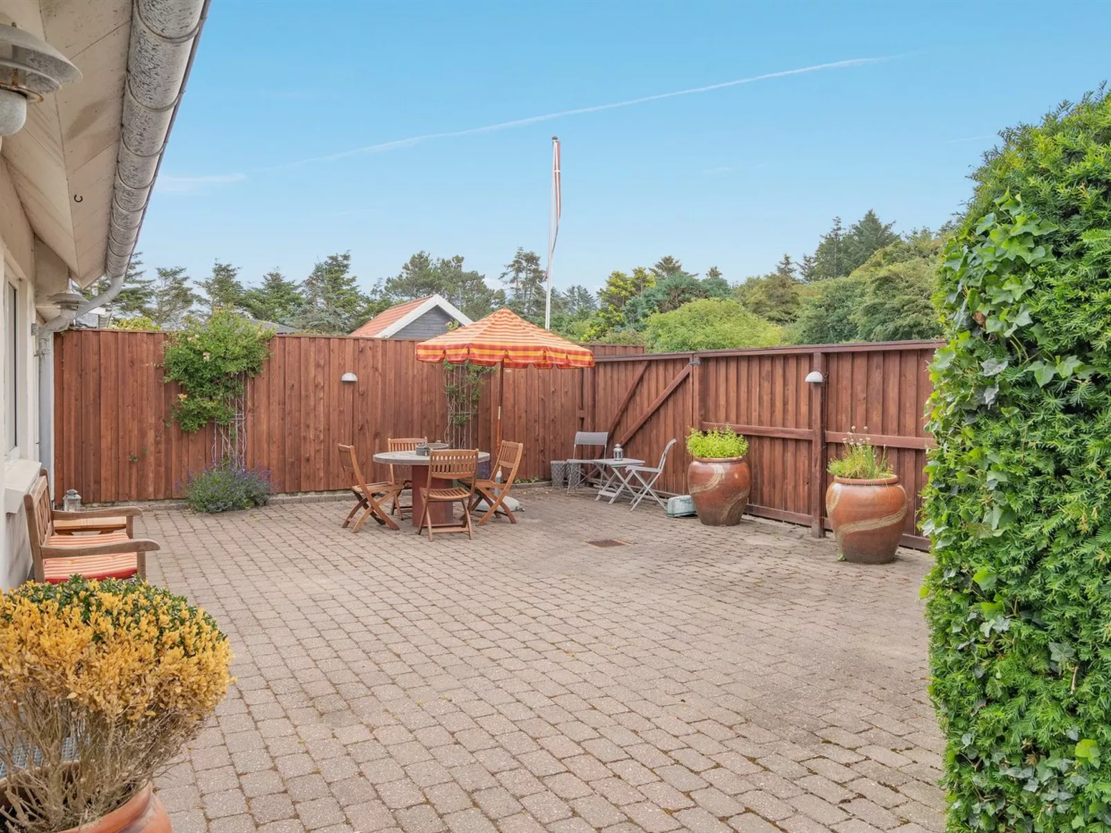 "Yorrick" - 50m to the fjord-Buiten