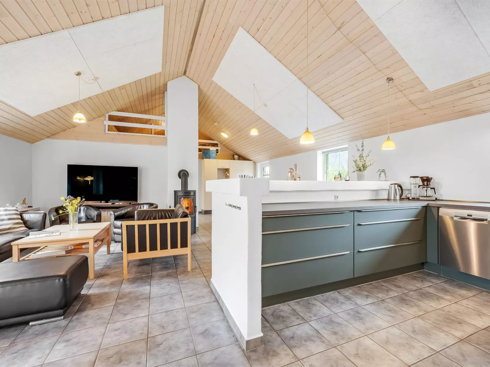 "Benthe" -  from the sea-Binnen