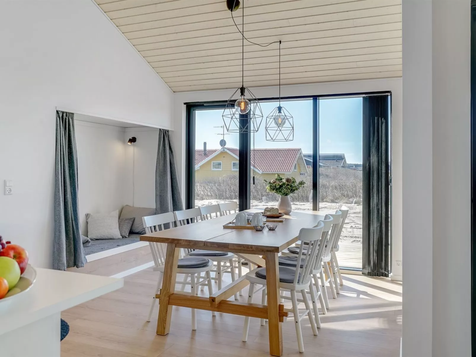 "Aiko" - 50m from the sea-Binnen