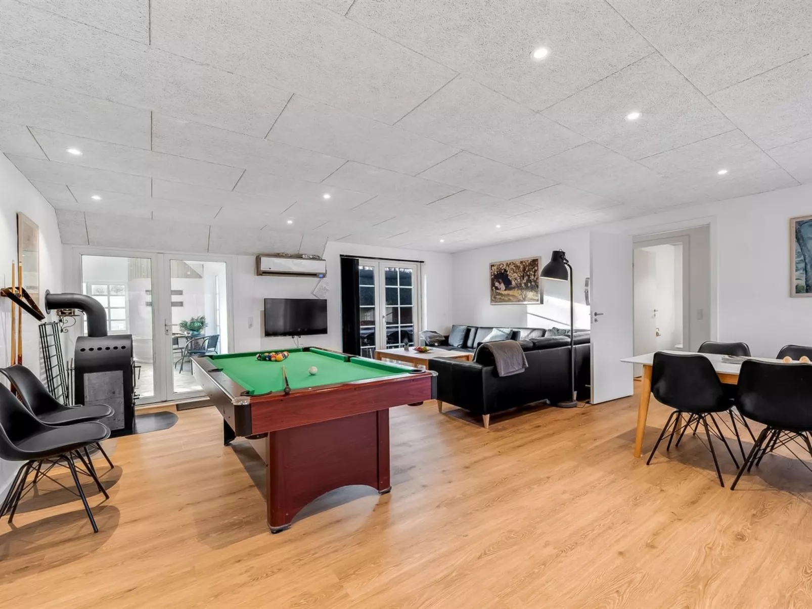 "Thana" - 1.4km from the sea-Binnen