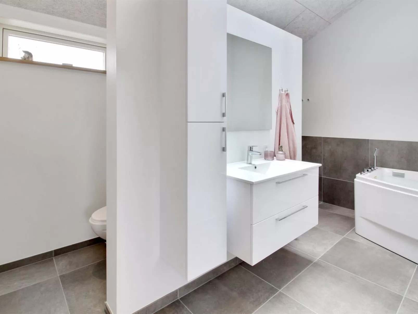 "Anuk" - 2.3km from the sea-Binnen