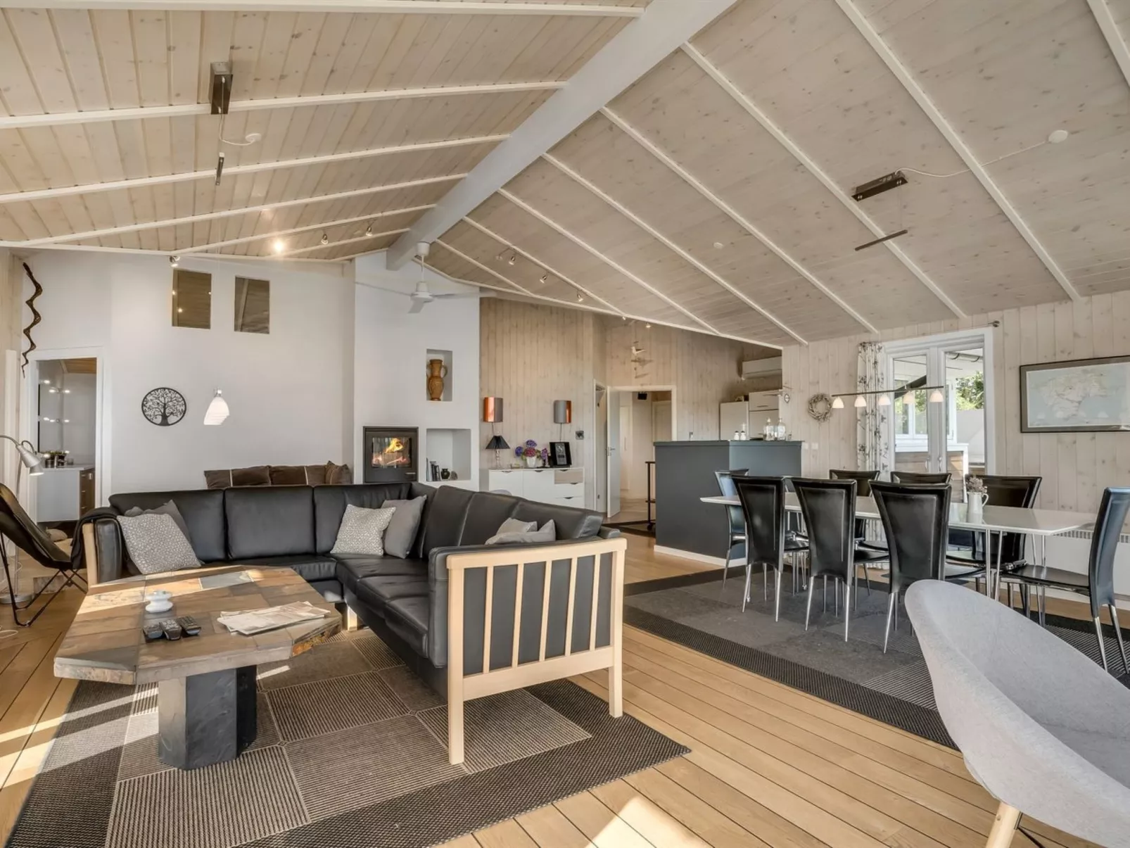 "Eljas" - 200m to the fjord-Binnen