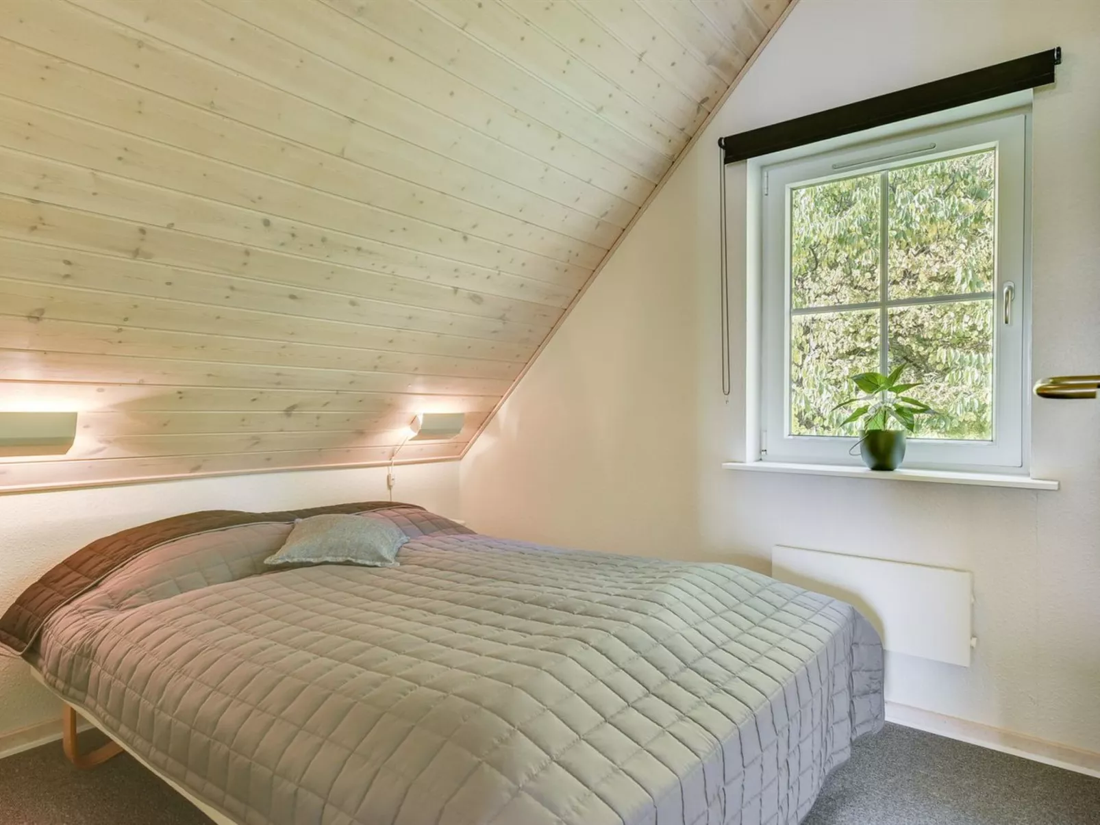 "Babette" - 75m to the fjord-Binnen