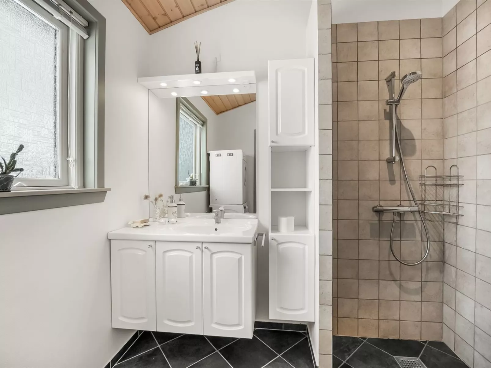 "Kai" - 500m to the fjord-Binnen