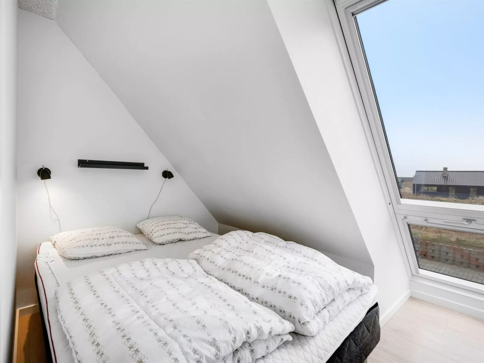 "Nafne" - 1.2km from the sea-Binnen