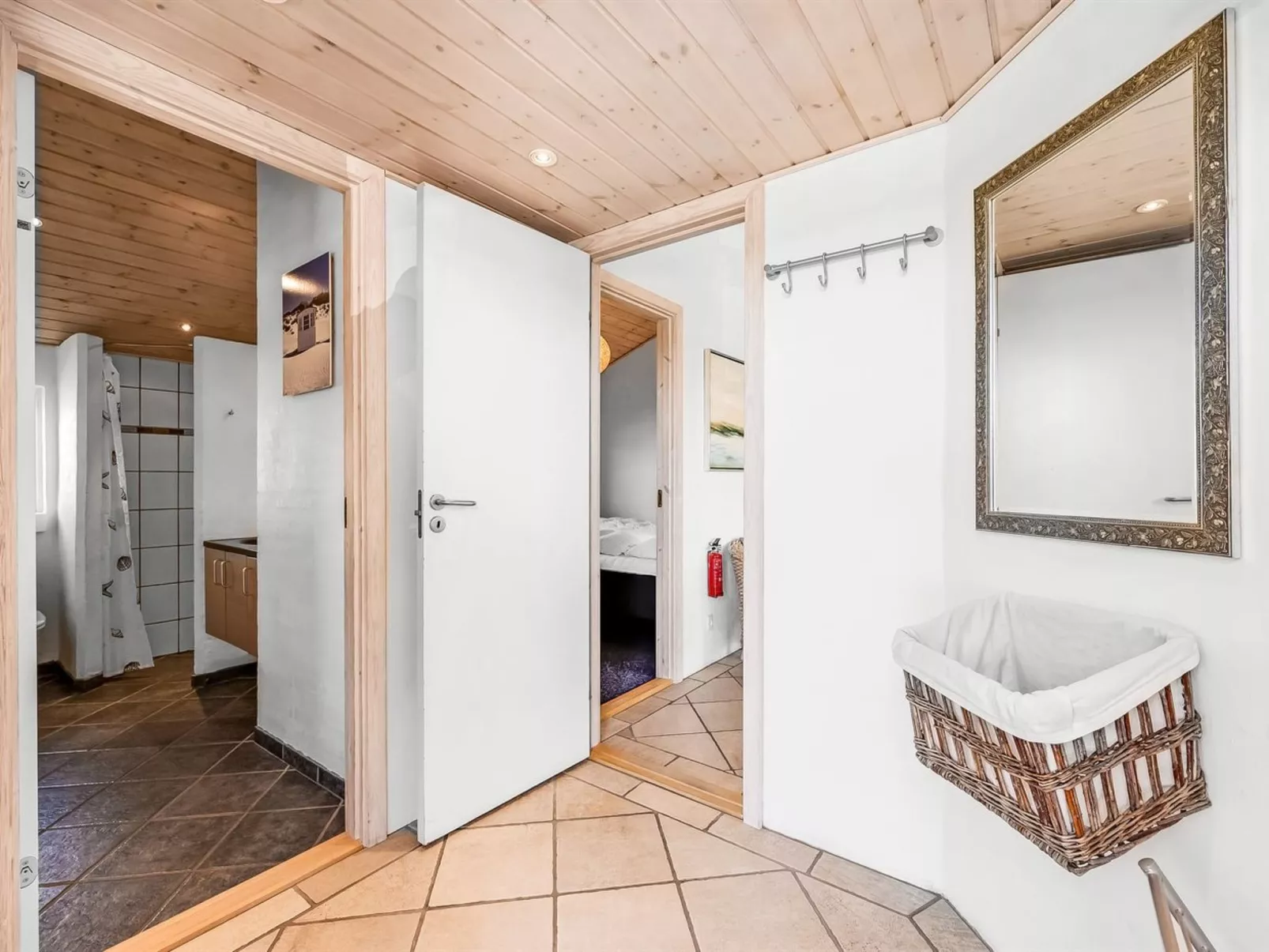 "Aurore" - 700m from the sea-Binnen