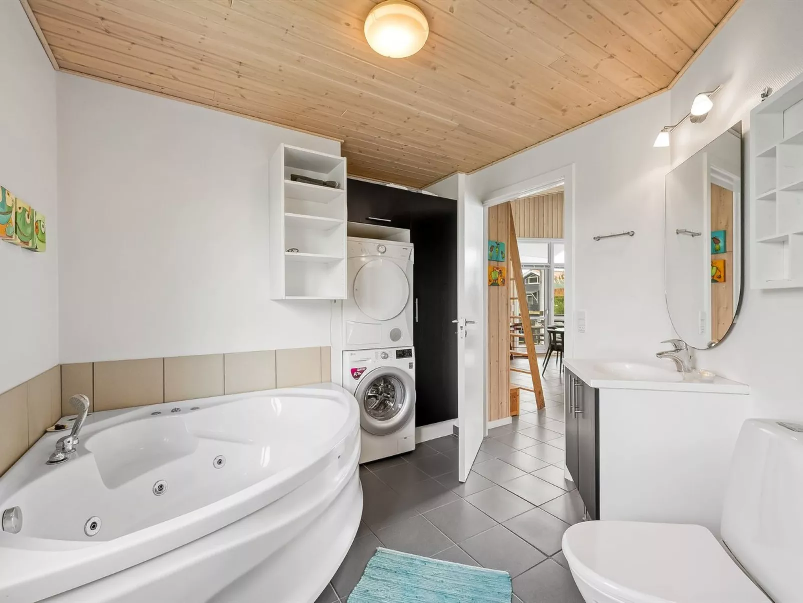 "Felicita" -  from the sea-Binnen