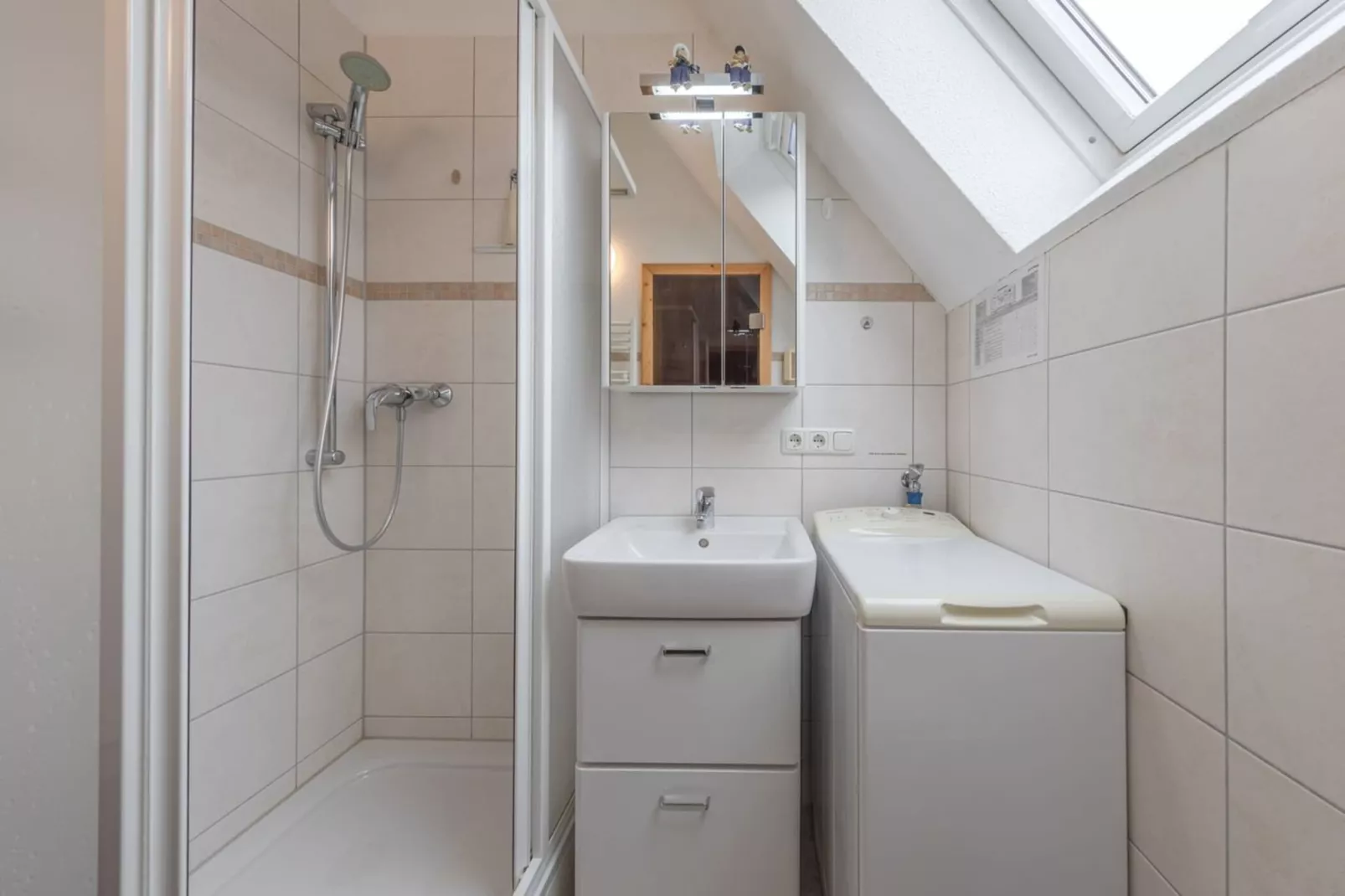 Kapitänsdeck 6 Pers 476-Badkamer