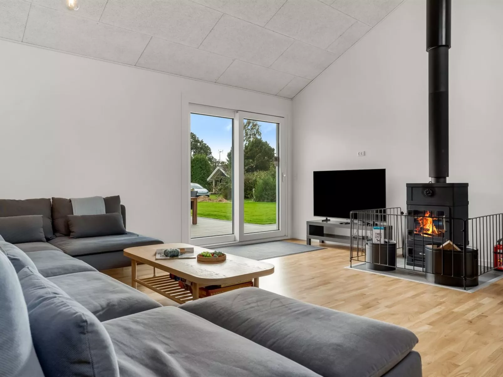 "Rajna" - 250m from the sea-Binnen