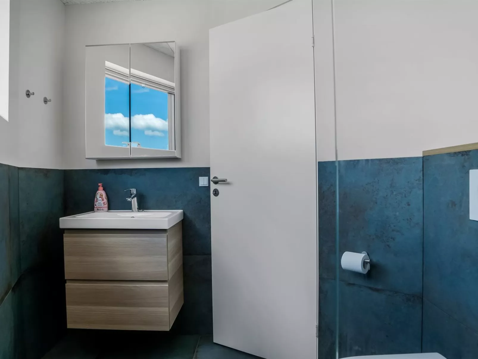 "Tamina" - 50m from the sea-Binnen